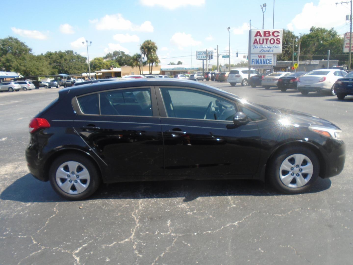 2018 Kia Forte 5-Door (KNAFK5A84J5) , located at 6112 N Florida Avenue, Tampa, FL, 33604, (888) 521-5131, 27.954929, -82.459534 - Photo#2