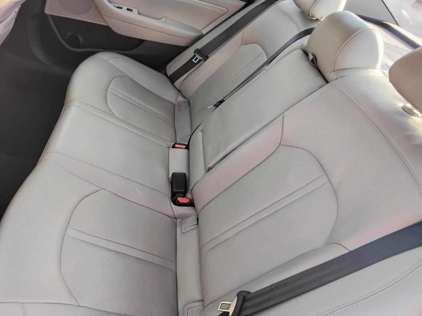 2015 Blue /Grey Hyundai Sonata (5NPE34AF6FH) , located at 6112 N Florida Avenue, Tampa, FL, 33604, (888) 521-5131, 27.954929, -82.459534 - 499$ DOWN PLUS TAX & TAG. - Photo#12
