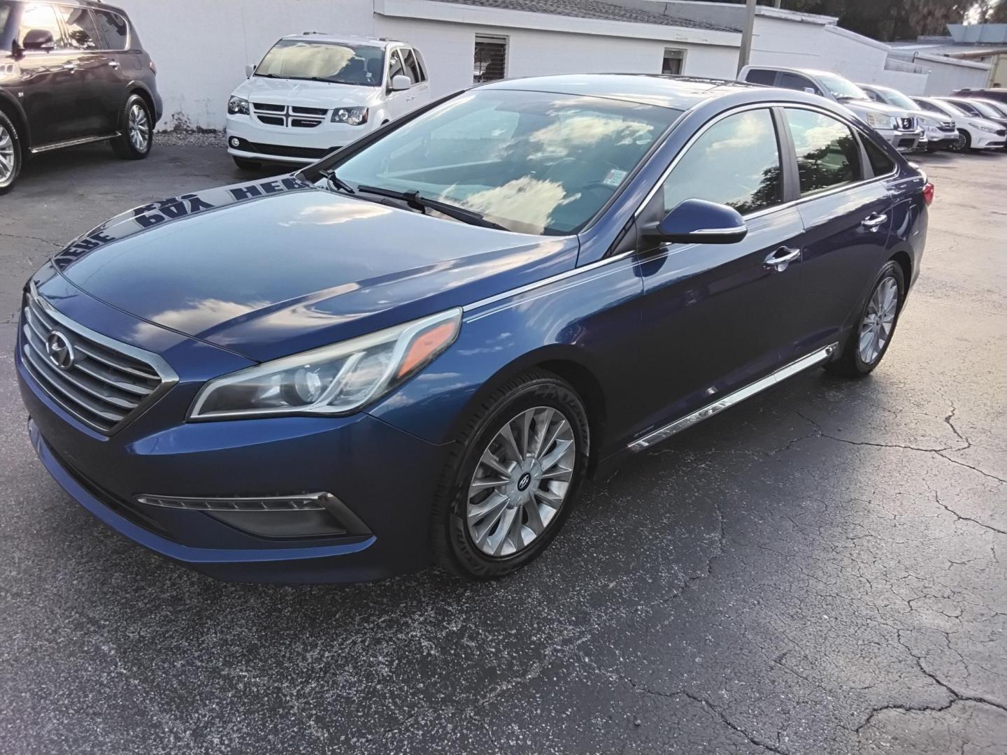 2015 Blue /Grey Hyundai Sonata (5NPE34AF6FH) , located at 6112 N Florida Avenue, Tampa, FL, 33604, (888) 521-5131, 27.954929, -82.459534 - 499$ DOWN PLUS TAX & TAG. - Photo#3