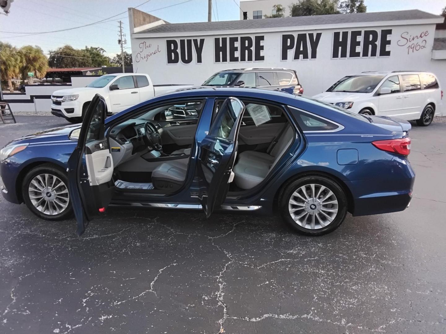 2015 Blue /Grey Hyundai Sonata (5NPE34AF6FH) , located at 6112 N Florida Avenue, Tampa, FL, 33604, (888) 521-5131, 27.954929, -82.459534 - 499$ DOWN PLUS TAX & TAG. - Photo#1