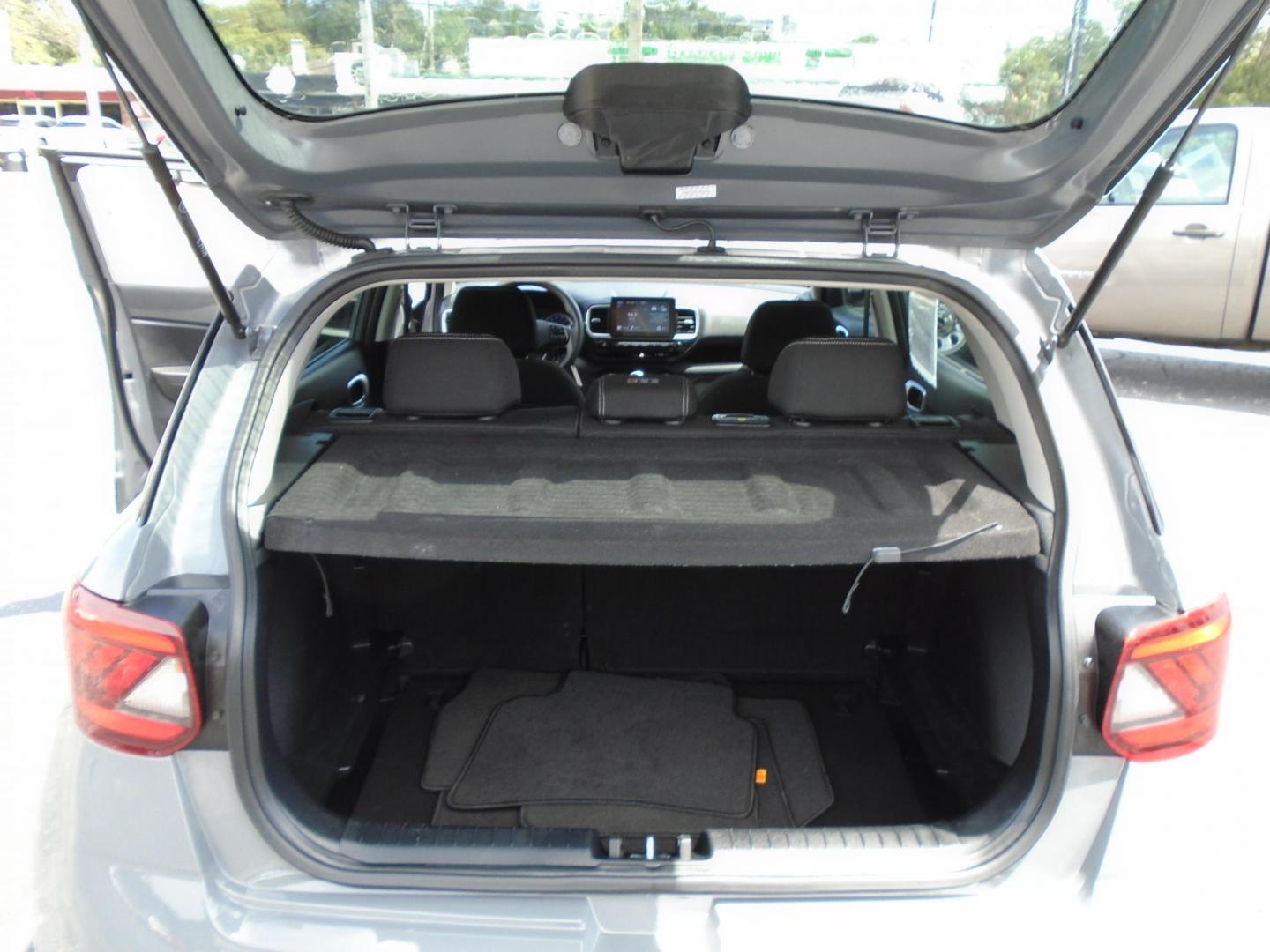 2020 GRAY /Grey Hyundai Venue (KMHRC8A39LU) , located at 6112 N Florida Avenue, Tampa, FL, 33604, (888) 521-5131, 27.954929, -82.459534 - 499$ down plus tax & tag. - Photo#7