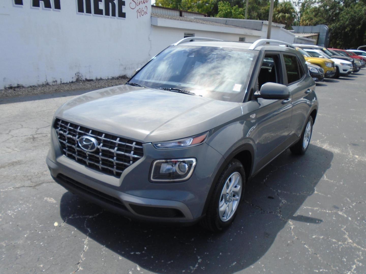 2020 GRAY /Grey Hyundai Venue (KMHRC8A39LU) , located at 6112 N Florida Avenue, Tampa, FL, 33604, (888) 521-5131, 27.954929, -82.459534 - 499$ down plus tax & tag. - Photo#3