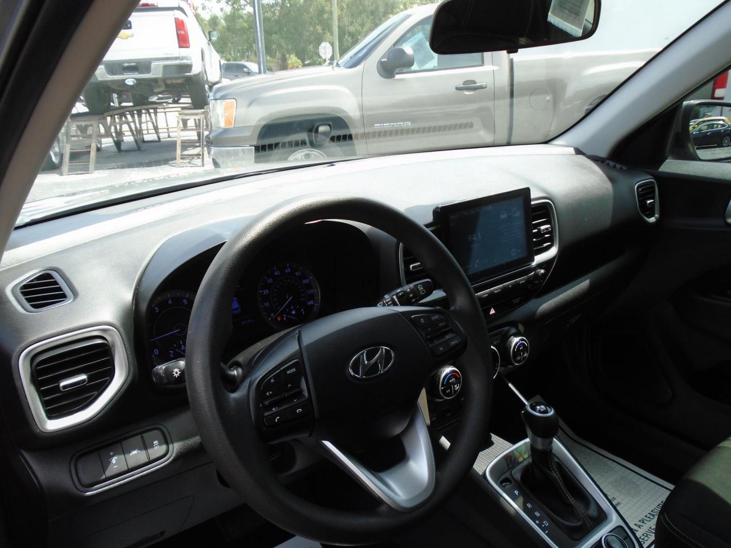 2020 GRAY /Grey Hyundai Venue (KMHRC8A39LU) , located at 6112 N Florida Avenue, Tampa, FL, 33604, (888) 521-5131, 27.954929, -82.459534 - 499$ down plus tax & tag. - Photo#9