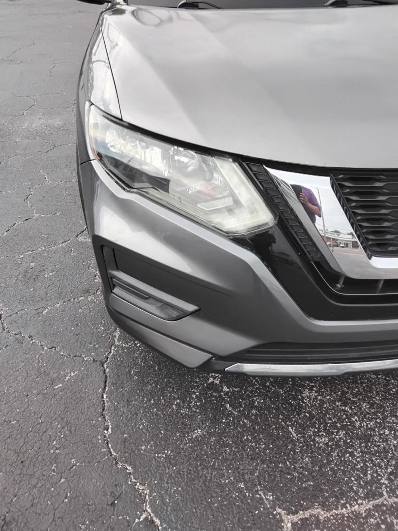 2017 GRAY /Grey Nissan Rogue (5N1AT2MT9HC) , located at 6112 N Florida Avenue, Tampa, FL, 33604, (888) 521-5131, 27.954929, -82.459534 - $499 down plus tax & tag.- Photo#7