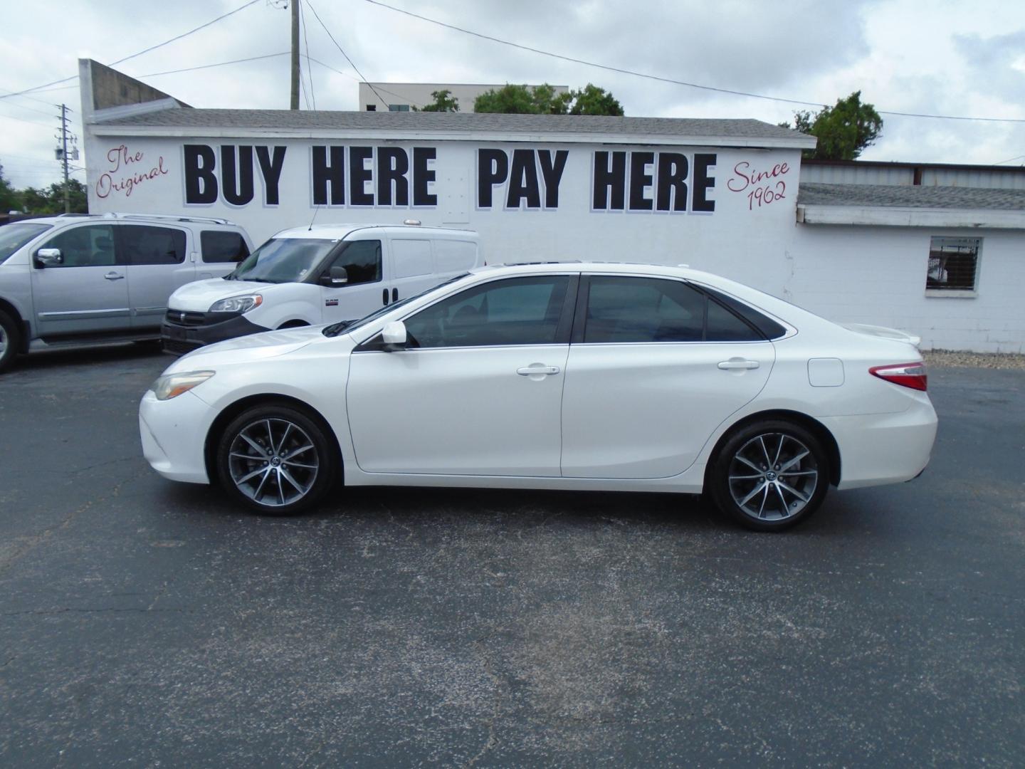 2015 Toyota Camry (4T1BF1FK4FU) , located at 6112 N Florida Avenue, Tampa, FL, 33604, (888) 521-5131, 27.954929, -82.459534 - Photo#0