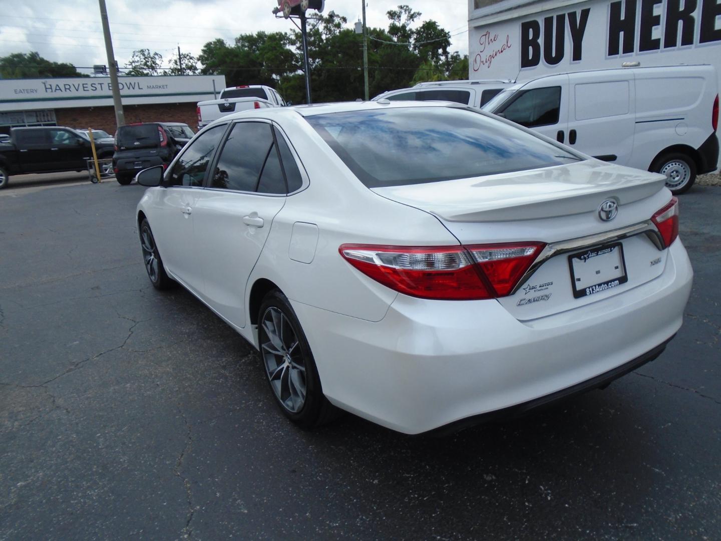 2015 Toyota Camry (4T1BF1FK4FU) , located at 6112 N Florida Avenue, Tampa, FL, 33604, (888) 521-5131, 27.954929, -82.459534 - Photo#7