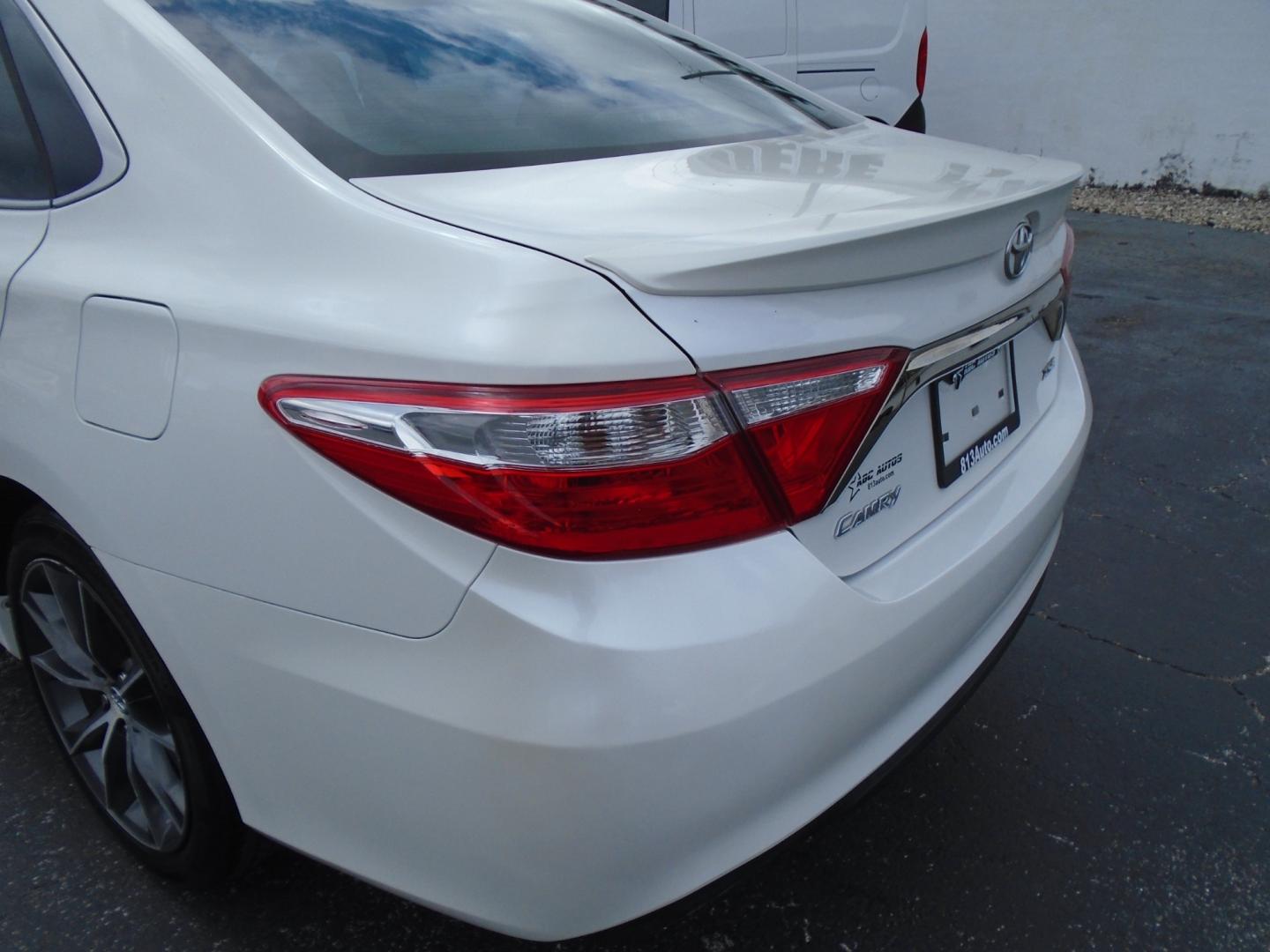 2015 Toyota Camry (4T1BF1FK4FU) , located at 6112 N Florida Avenue, Tampa, FL, 33604, (888) 521-5131, 27.954929, -82.459534 - Photo#11