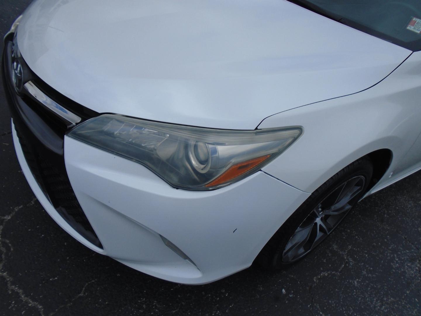 2015 Toyota Camry (4T1BF1FK4FU) , located at 6112 N Florida Avenue, Tampa, FL, 33604, (888) 521-5131, 27.954929, -82.459534 - Photo#8