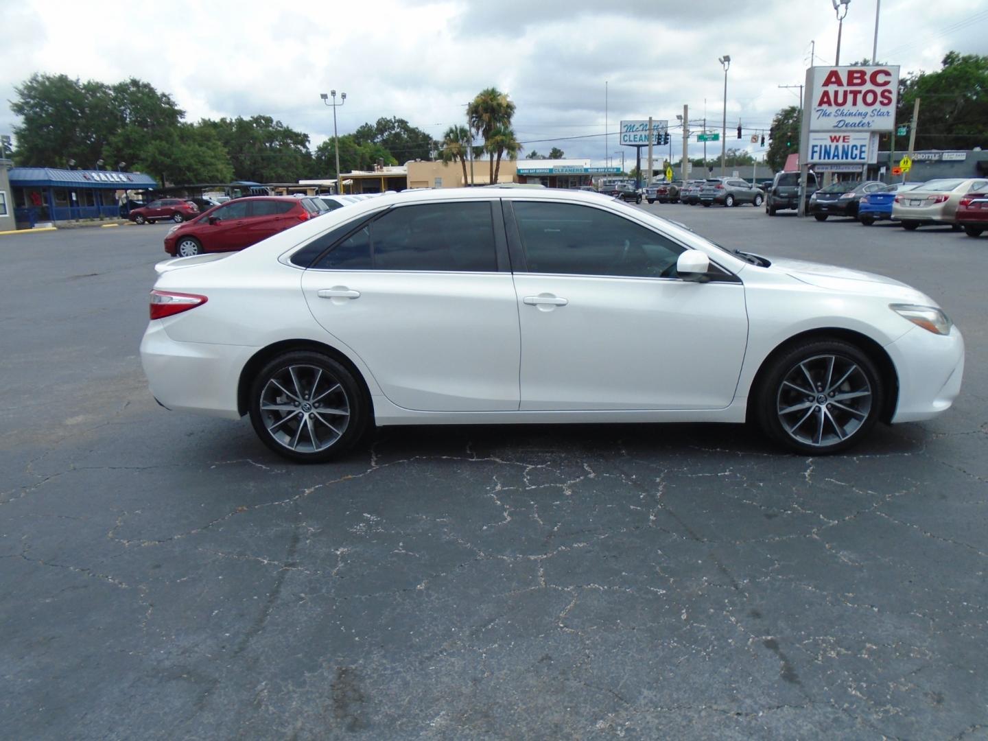 2015 Toyota Camry (4T1BF1FK4FU) , located at 6112 N Florida Avenue, Tampa, FL, 33604, (888) 521-5131, 27.954929, -82.459534 - Photo#2