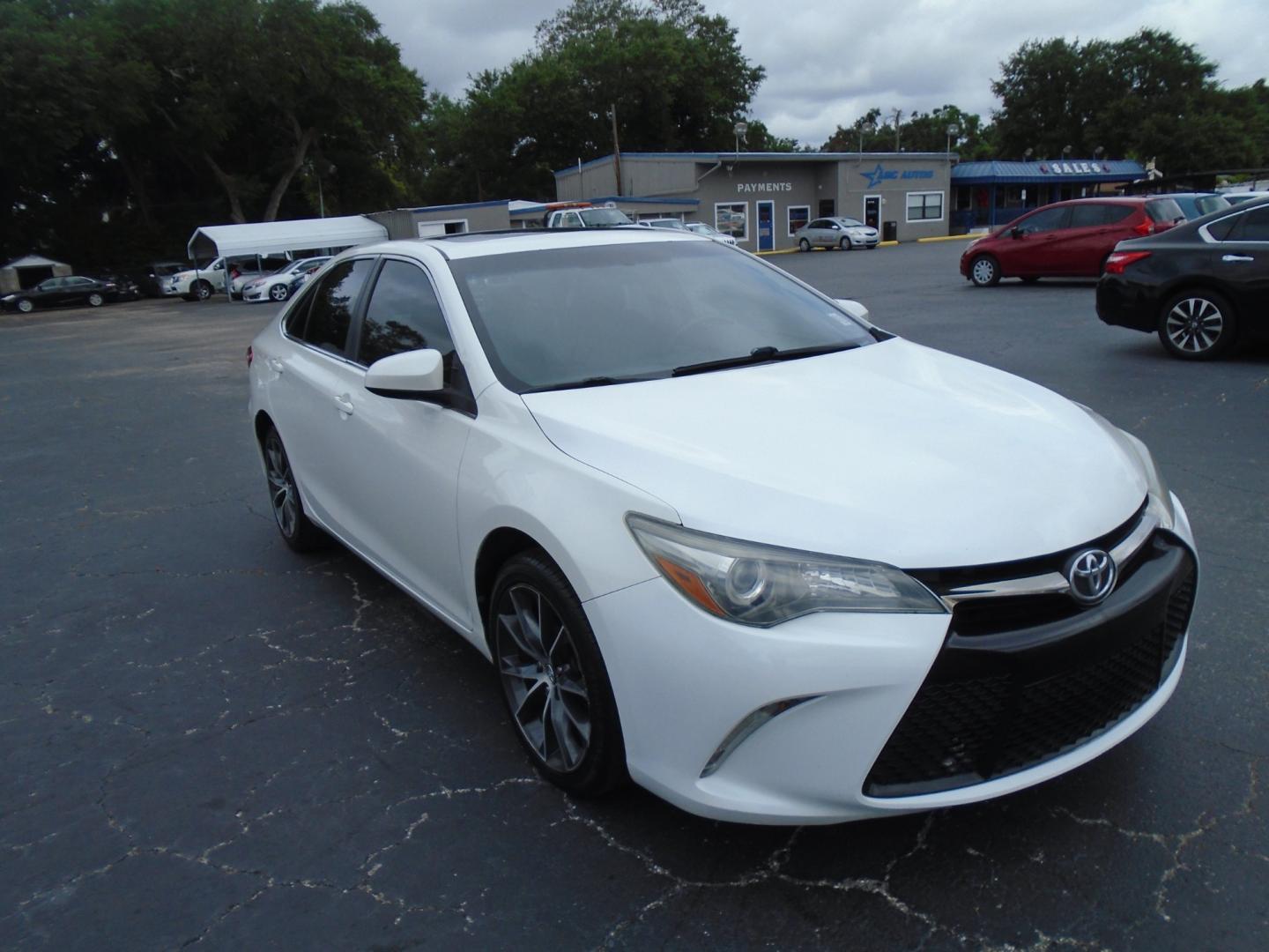 2015 Toyota Camry (4T1BF1FK4FU) , located at 6112 N Florida Avenue, Tampa, FL, 33604, (888) 521-5131, 27.954929, -82.459534 - Photo#5