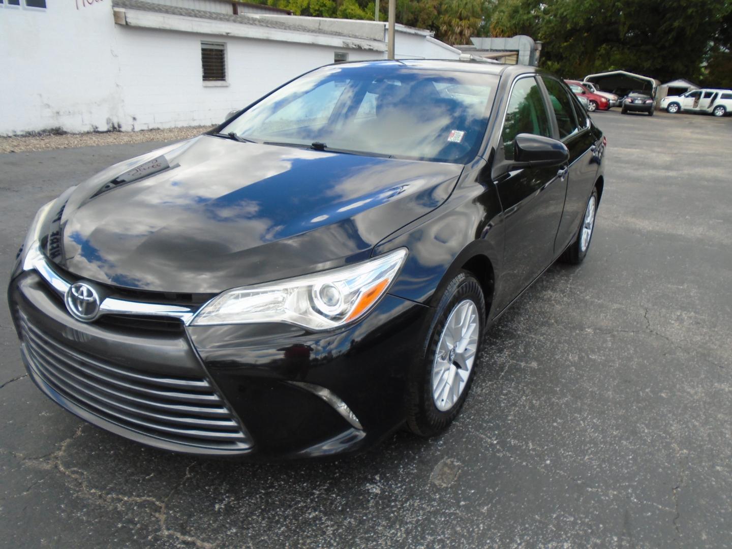 2017 Toyota Camry (4T1BF1FK8HU) , located at 6112 N Florida Avenue, Tampa, FL, 33604, (888) 521-5131, 27.954929, -82.459534 - Photo#4