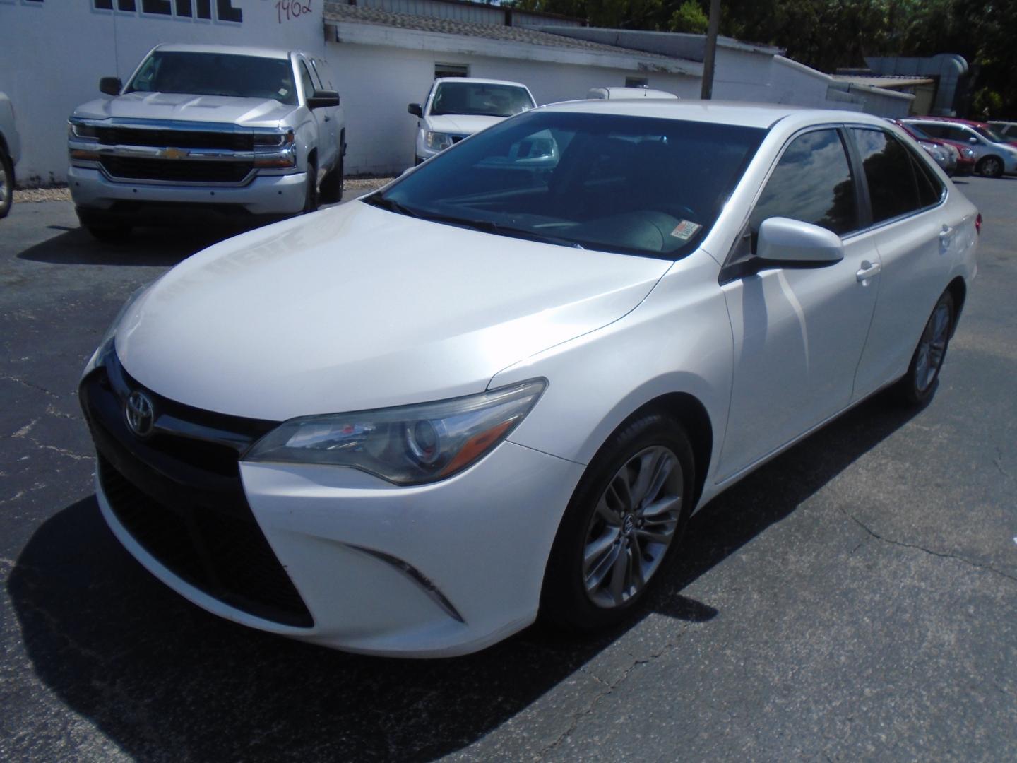 2015 Toyota Camry (4T1BF1FK2FU) , located at 6112 N Florida Avenue, Tampa, FL, 33604, (888) 521-5131, 27.954929, -82.459534 - Photo#4