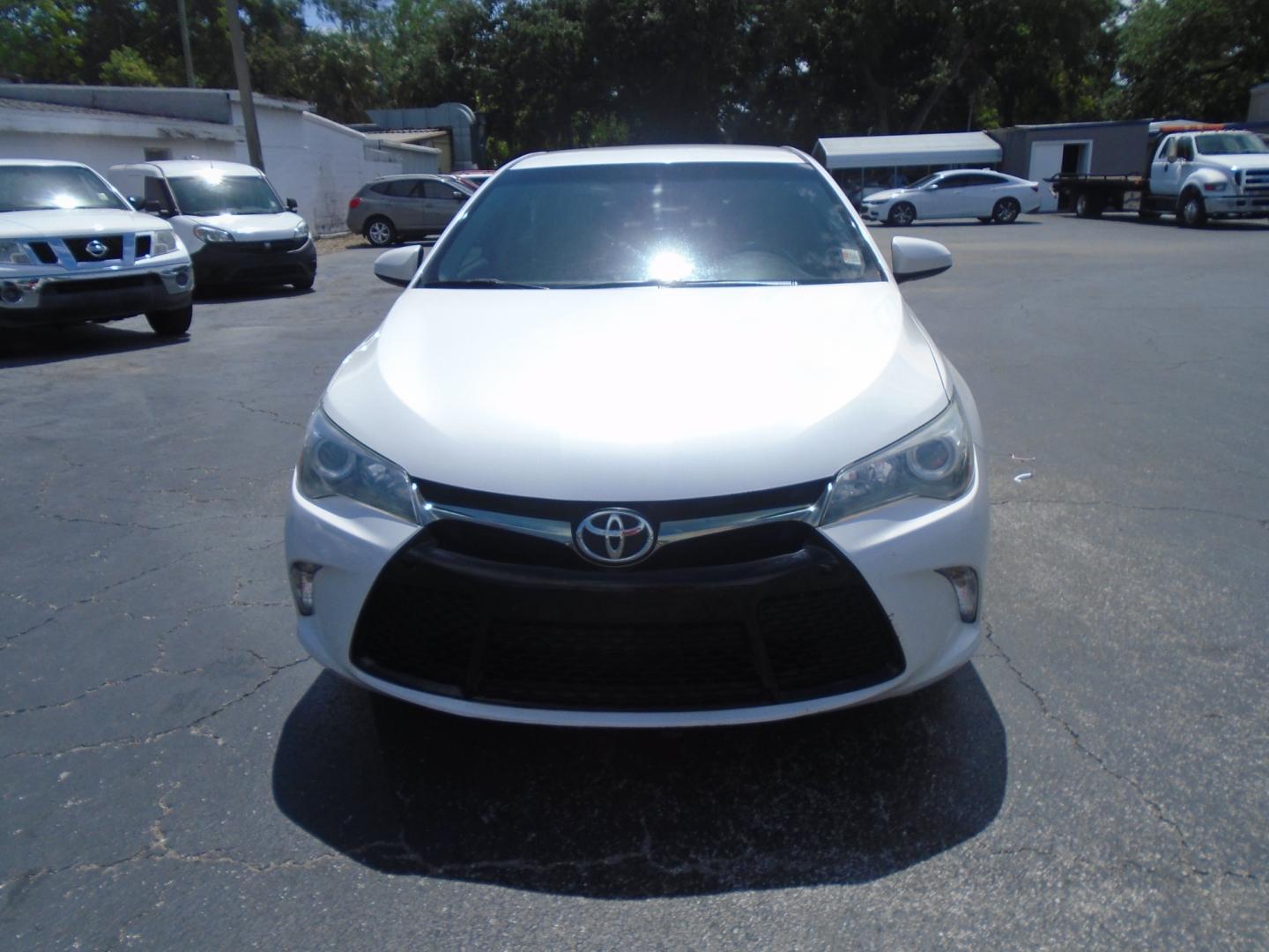 2015 Toyota Camry (4T1BF1FK2FU) , located at 6112 N Florida Avenue, Tampa, FL, 33604, (888) 521-5131, 27.954929, -82.459534 - Photo#1