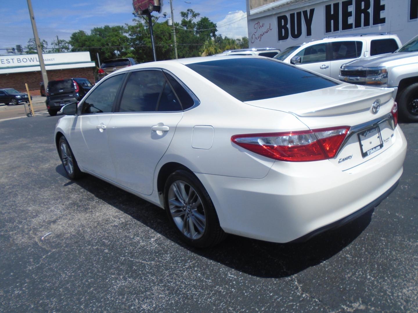 2015 Toyota Camry (4T1BF1FK2FU) , located at 6112 N Florida Avenue, Tampa, FL, 33604, (888) 521-5131, 27.954929, -82.459534 - Photo#7