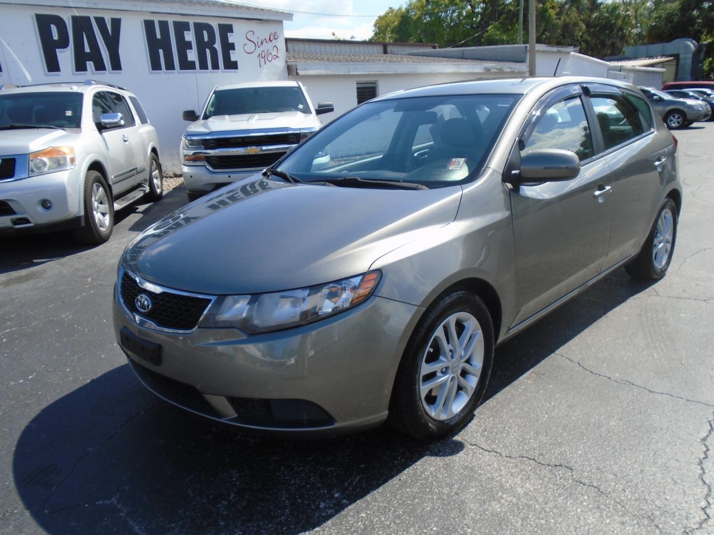 2012 Kia Forte 5-Door (KNAFU5A23C5) , located at 6112 N Florida Avenue, Tampa, FL, 33604, (888) 521-5131, 27.954929, -82.459534 - Photo#4