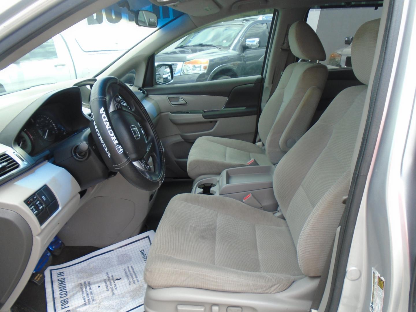 2011 Honda Odyssey (5FNRL5H67BB) , located at 6112 N Florida Avenue, Tampa, FL, 33604, (888) 521-5131, 27.954929, -82.459534 - Photo#12