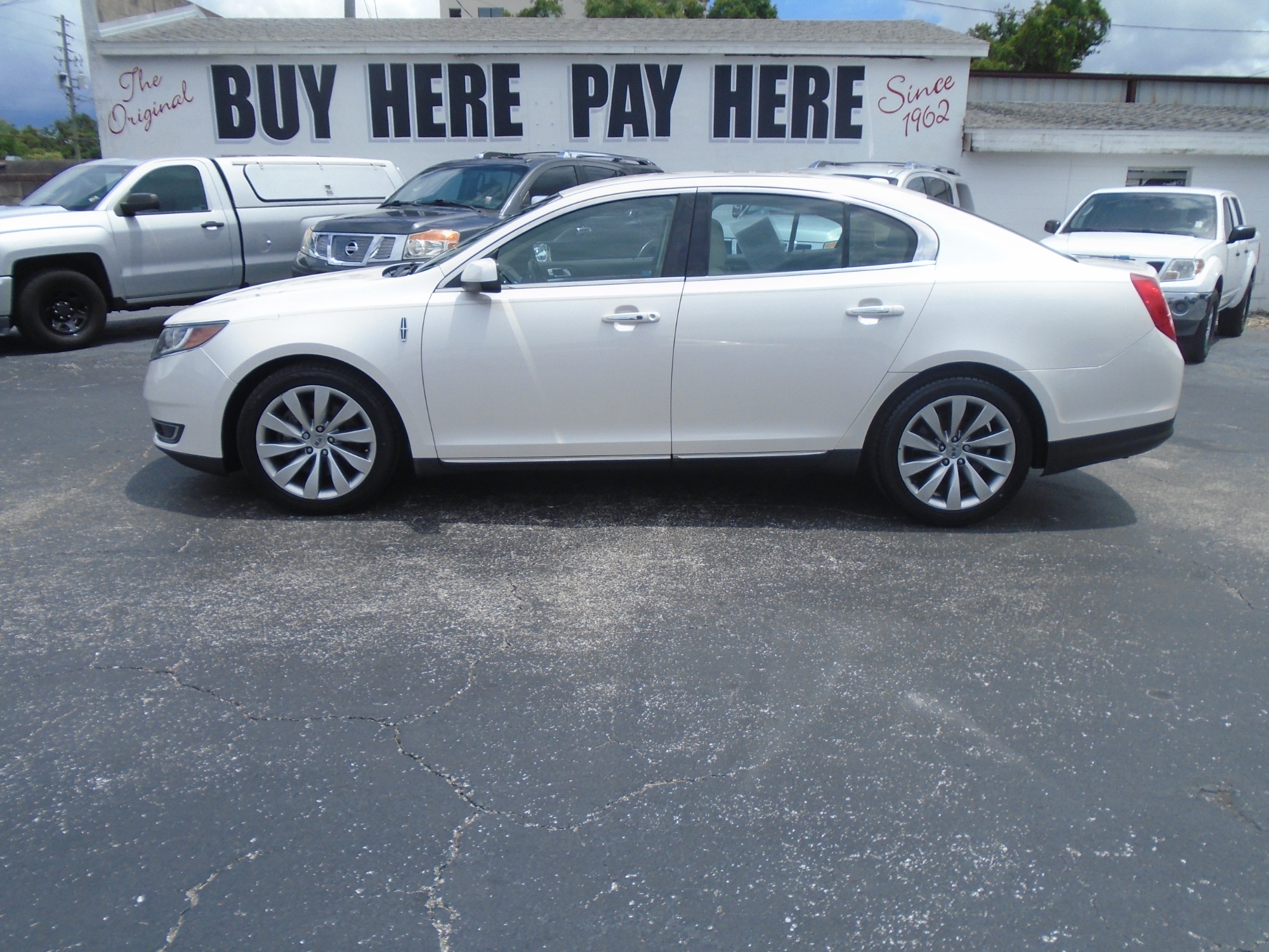 photo of 2015 Lincoln MKS FWD