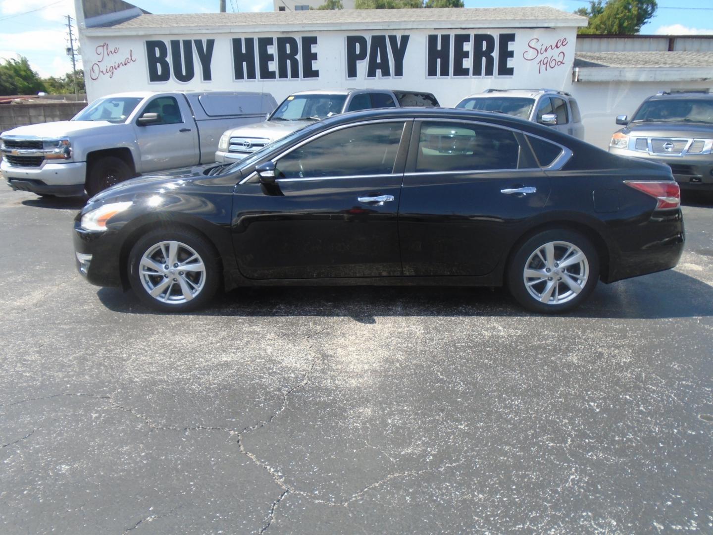 2015 Nissan Altima (1N4AL3AP4FN) , located at 6112 N Florida Avenue, Tampa, FL, 33604, (888) 521-5131, 27.954929, -82.459534 - Photo#0