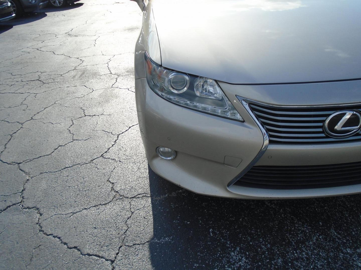 2013 Gold /Beige Lexus ES 350 (JTHBK1GG3D2) , located at 6112 N Florida Avenue, Tampa, FL, 33604, (888) 521-5131, 27.954929, -82.459534 - 499$ Down plus tax & tag. - Photo#6