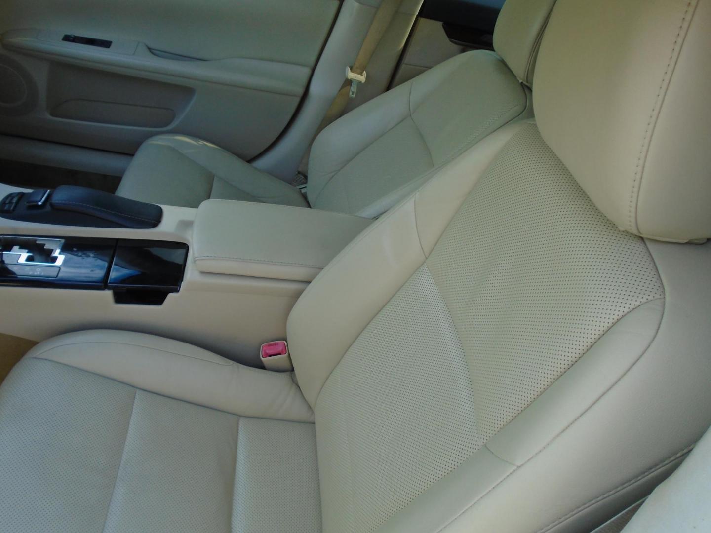 2013 Gold /Beige Lexus ES 350 (JTHBK1GG3D2) , located at 6112 N Florida Avenue, Tampa, FL, 33604, (888) 521-5131, 27.954929, -82.459534 - 499$ Down plus tax & tag. - Photo#14