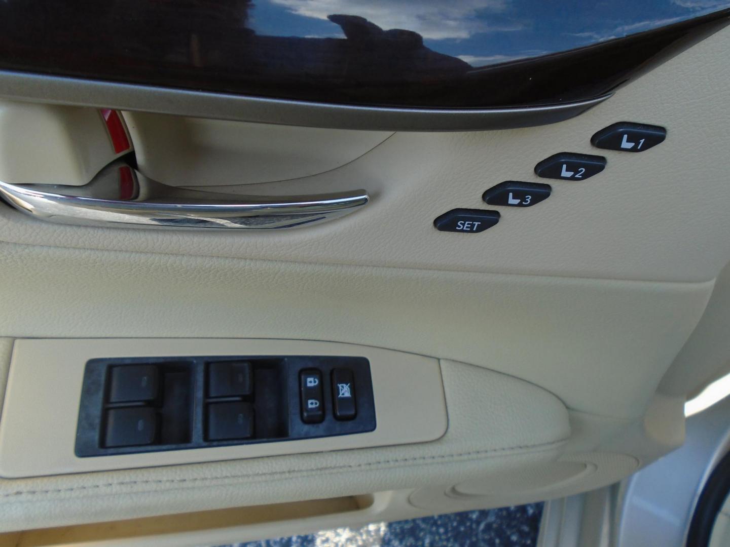 2013 Gold /Beige Lexus ES 350 (JTHBK1GG3D2) , located at 6112 N Florida Avenue, Tampa, FL, 33604, (888) 521-5131, 27.954929, -82.459534 - 499$ Down plus tax & tag. - Photo#16
