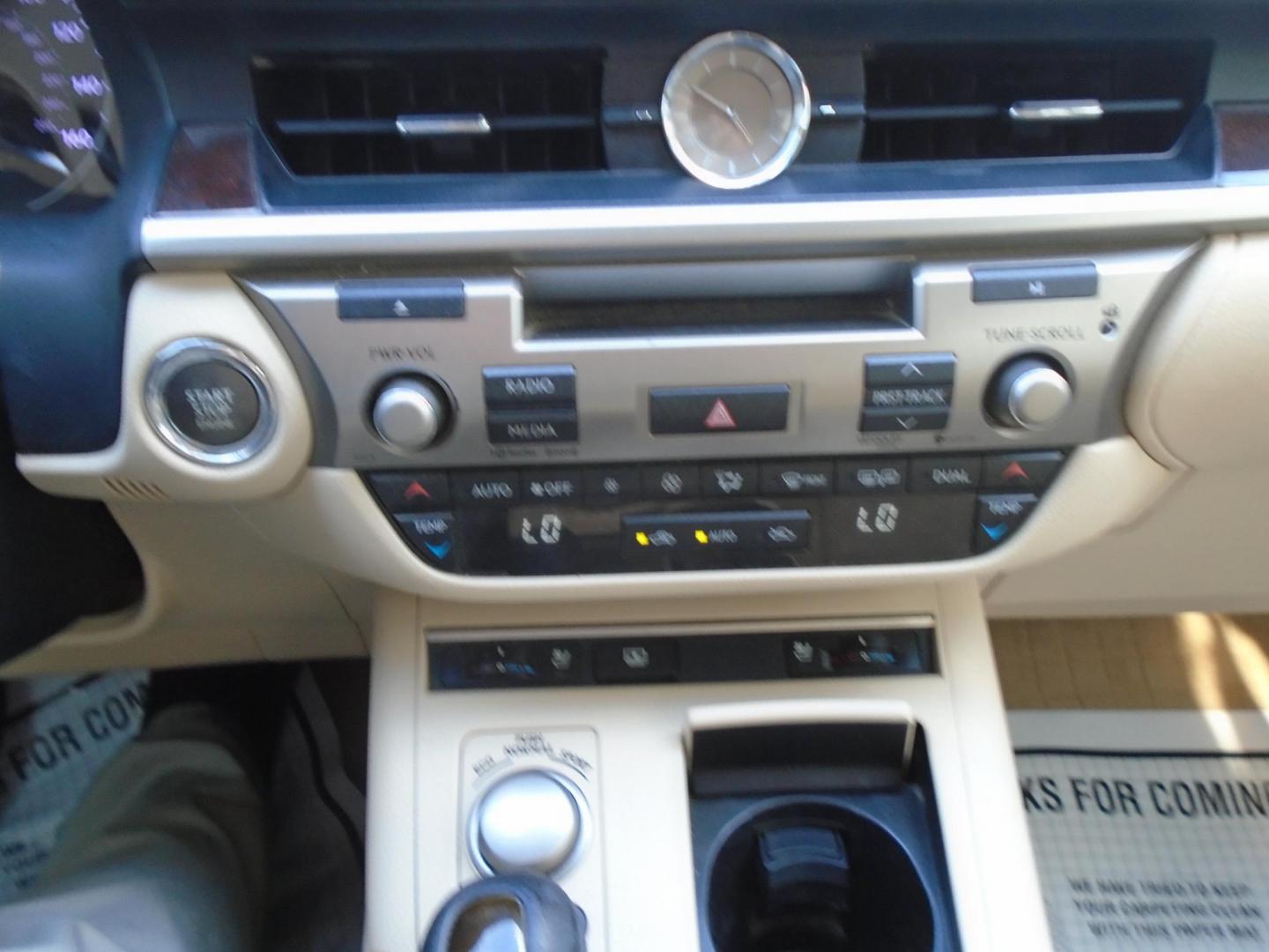 2013 Gold /Beige Lexus ES 350 (JTHBK1GG3D2) , located at 6112 N Florida Avenue, Tampa, FL, 33604, (888) 521-5131, 27.954929, -82.459534 - 499$ Down plus tax & tag. - Photo#20