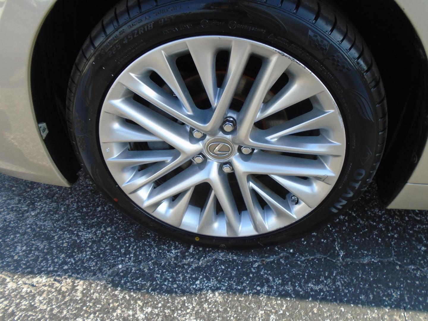 2013 Gold /Beige Lexus ES 350 (JTHBK1GG3D2) , located at 6112 N Florida Avenue, Tampa, FL, 33604, (888) 521-5131, 27.954929, -82.459534 - 499$ Down plus tax & tag. - Photo#28
