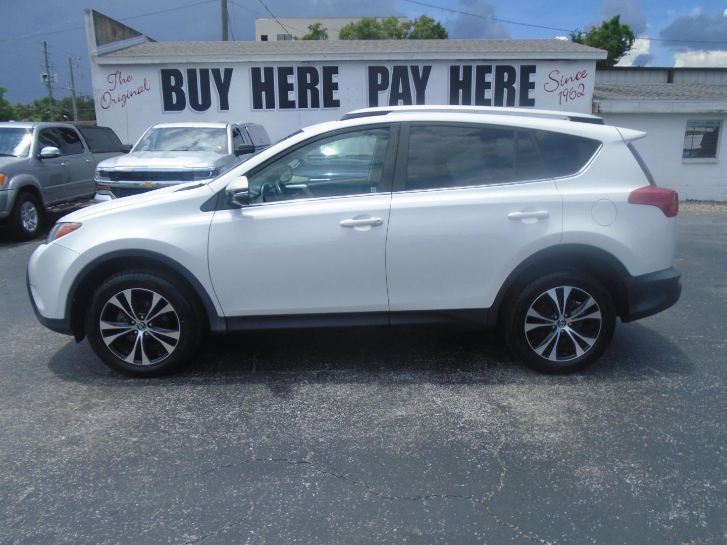 2015 Toyota RAV4 (2T3YFREV1FW) , located at 6112 N Florida Avenue, Tampa, FL, 33604, (888) 521-5131, 27.954929, -82.459534 - Photo#0