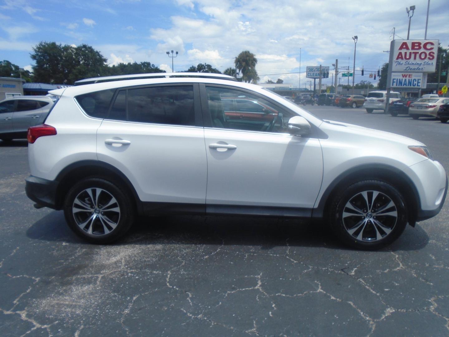 2015 Toyota RAV4 (2T3YFREV1FW) , located at 6112 N Florida Avenue, Tampa, FL, 33604, (888) 521-5131, 27.954929, -82.459534 - Photo#2