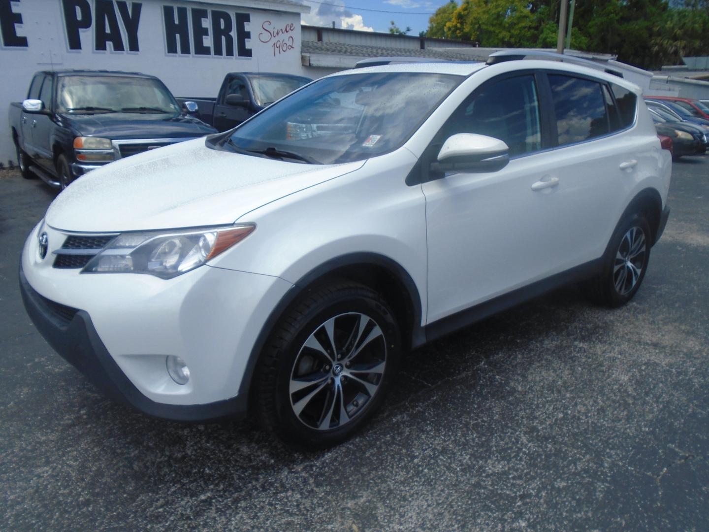 2015 Toyota RAV4 (2T3YFREV1FW) , located at 6112 N Florida Avenue, Tampa, FL, 33604, (888) 521-5131, 27.954929, -82.459534 - Photo#5