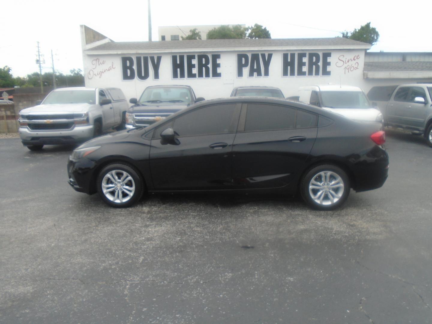 2019 Chevrolet Cruze (1G1BC5SM3K7) , located at 6112 N Florida Avenue, Tampa, FL, 33604, (888) 521-5131, 27.954929, -82.459534 - Photo#0