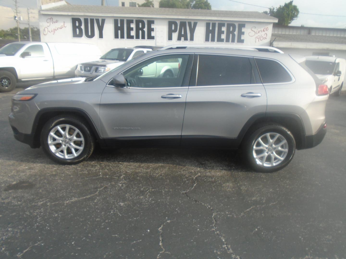 2015 Jeep Cherokee (1C4PJLCB8FW) , located at 6112 N Florida Avenue, Tampa, FL, 33604, (888) 521-5131, 27.954929, -82.459534 - Photo#0