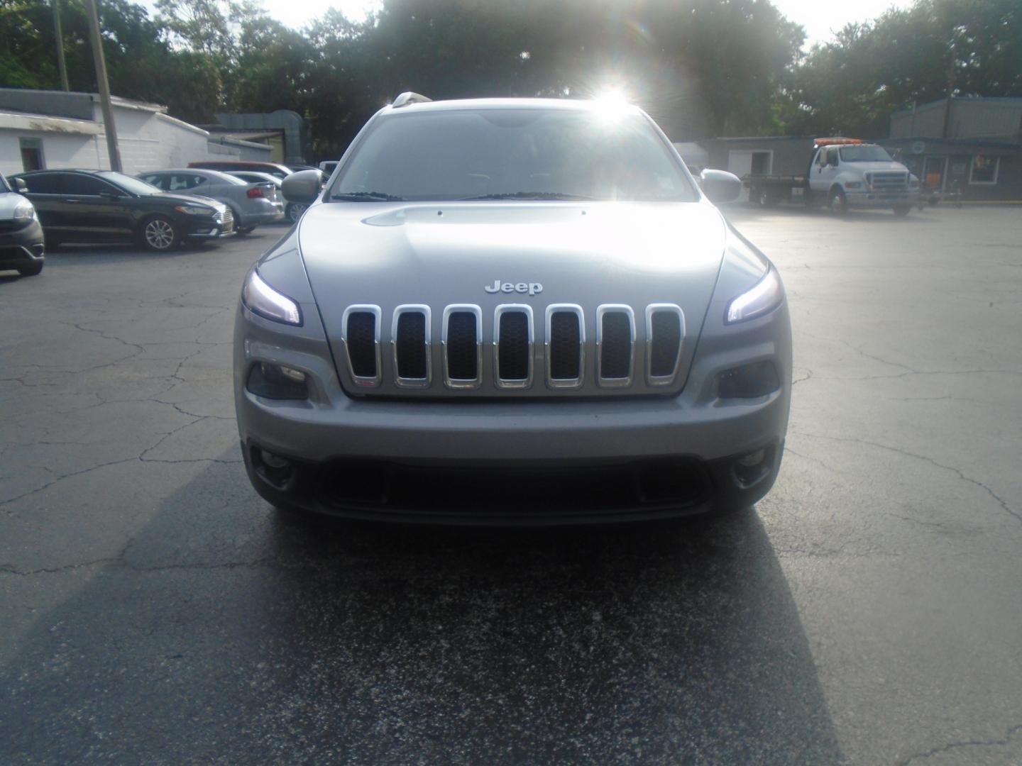 2015 Jeep Cherokee (1C4PJLCB8FW) , located at 6112 N Florida Avenue, Tampa, FL, 33604, (888) 521-5131, 27.954929, -82.459534 - Photo#1