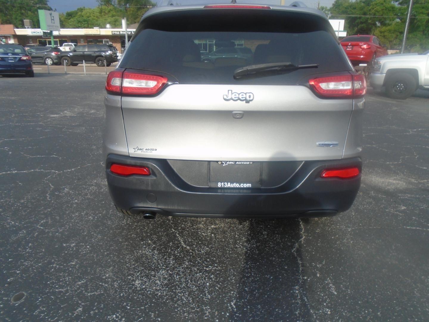 2015 Jeep Cherokee (1C4PJLCB8FW) , located at 6112 N Florida Avenue, Tampa, FL, 33604, (888) 521-5131, 27.954929, -82.459534 - Photo#3