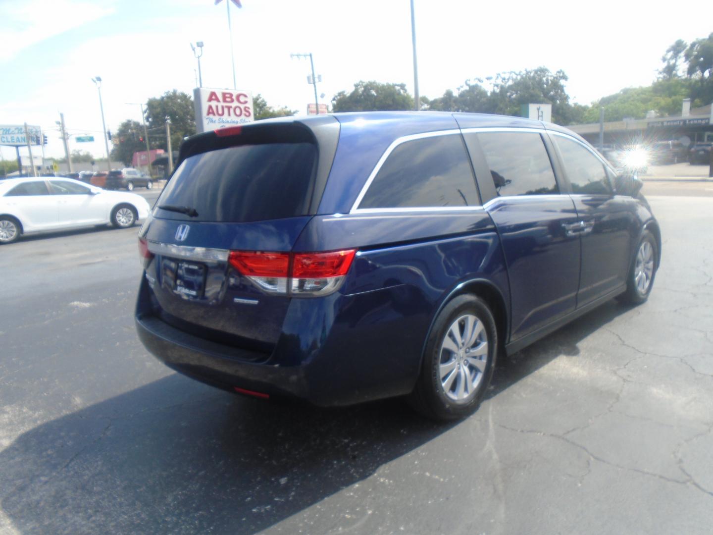 2016 Honda Odyssey (5FNRL5H33GB) , located at 6112 N Florida Avenue, Tampa, FL, 33604, (888) 521-5131, 27.954929, -82.459534 - Photo#9