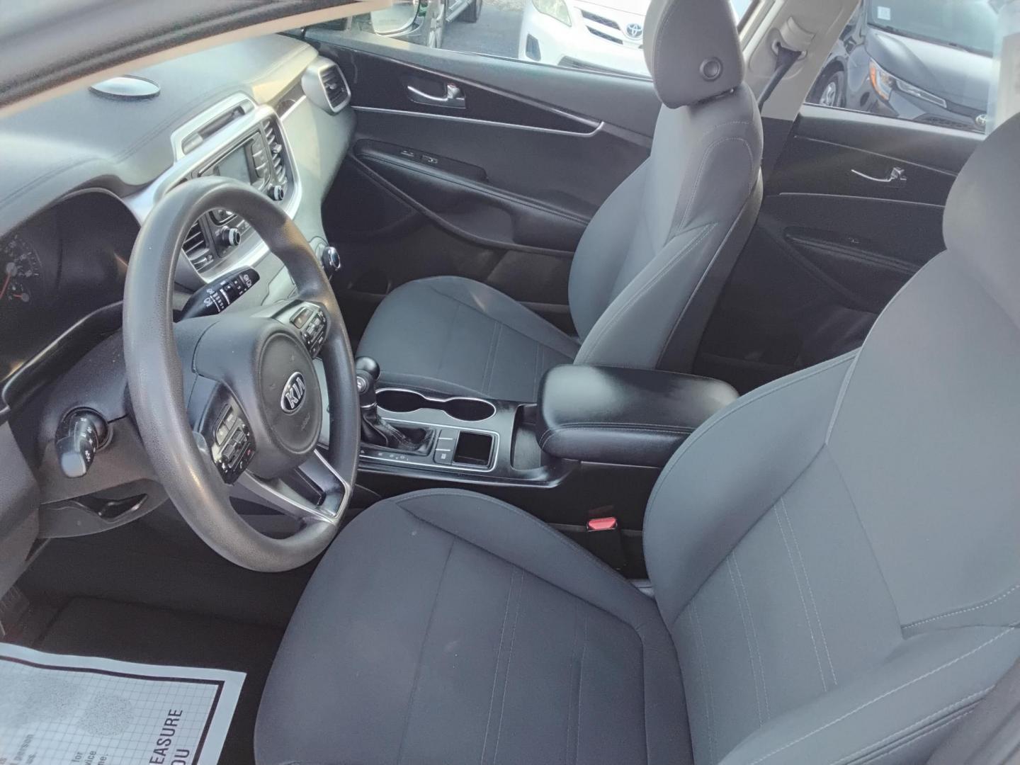 2018 SILVER /Grey Kia Sorento (5XYPG4A30JG) , located at 6112 N Florida Avenue, Tampa, FL, 33604, (888) 521-5131, 27.954929, -82.459534 - $499 DOWN PLUS TAX & TAG. - Photo#10