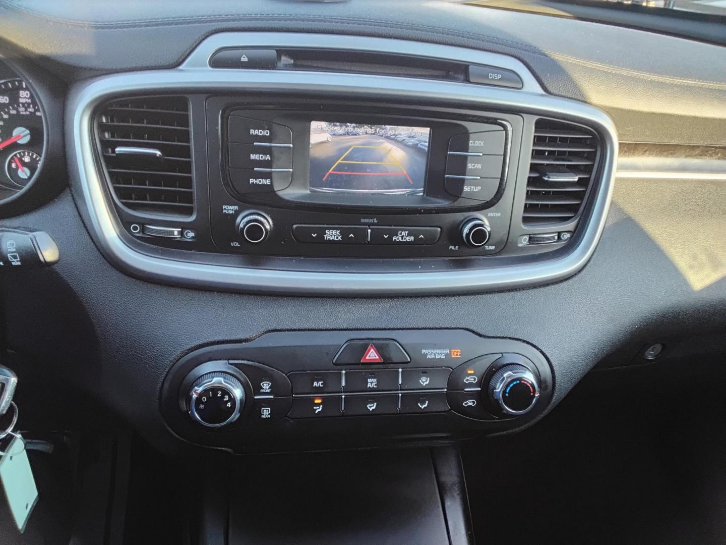 2018 SILVER /Grey Kia Sorento (5XYPG4A30JG) , located at 6112 N Florida Avenue, Tampa, FL, 33604, (888) 521-5131, 27.954929, -82.459534 - $499 DOWN PLUS TAX & TAG. - Photo#9