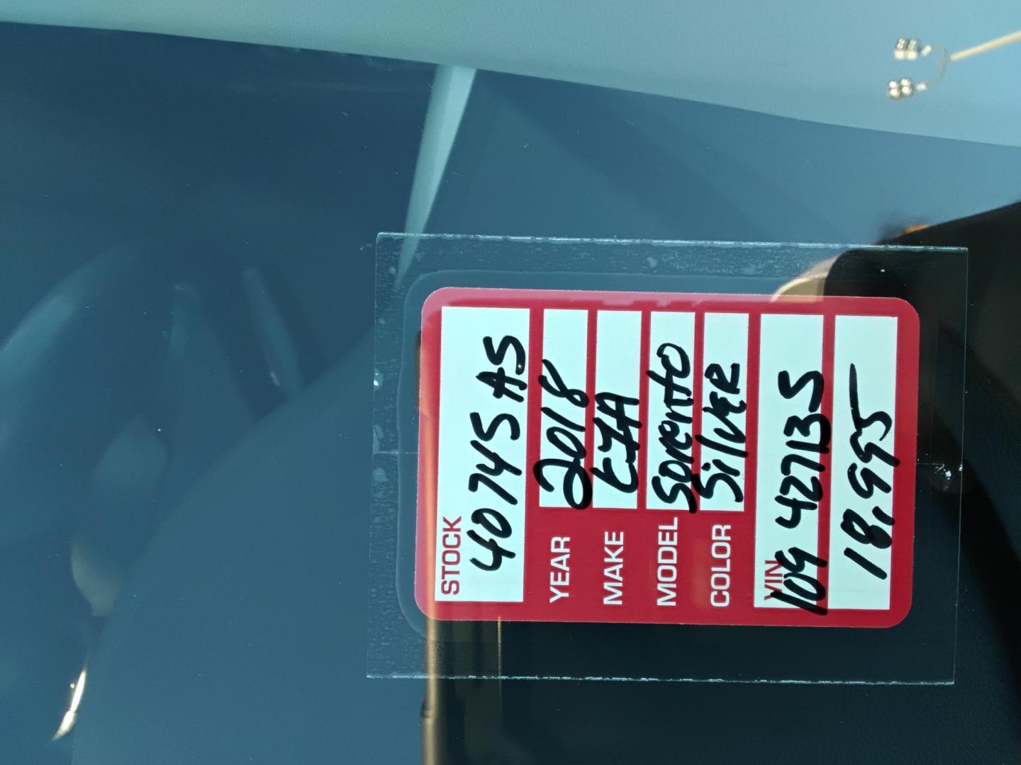 2018 SILVER /Grey Kia Sorento (5XYPG4A30JG) , located at 6112 N Florida Avenue, Tampa, FL, 33604, (888) 521-5131, 27.954929, -82.459534 - $499 DOWN PLUS TAX & TAG. - Photo#14