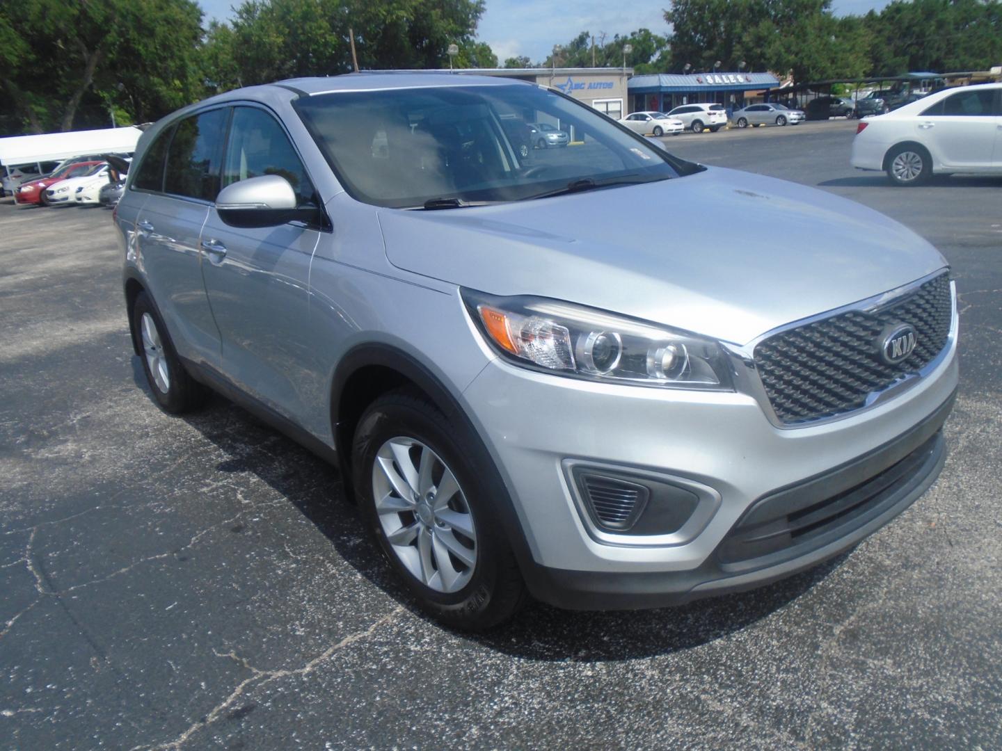 2018 Kia Sorento (5XYPG4A30JG) , located at 6112 N Florida Avenue, Tampa, FL, 33604, (888) 521-5131, 27.954929, -82.459534 - Photo#6