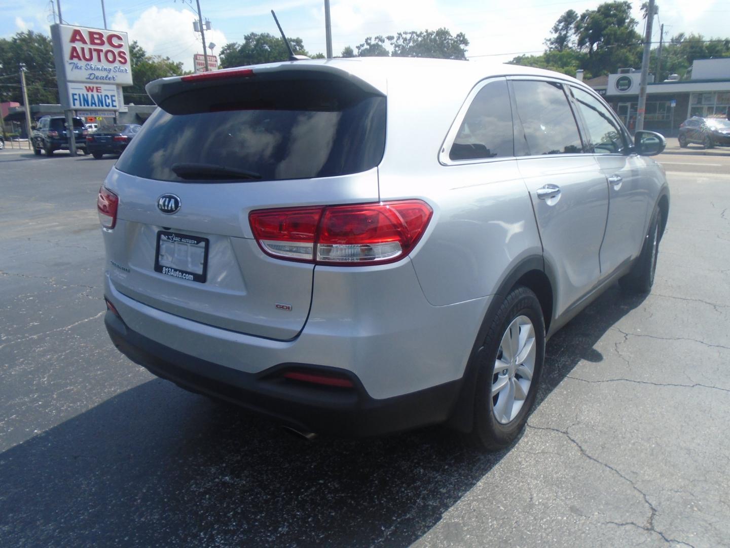 2018 Kia Sorento (5XYPG4A30JG) , located at 6112 N Florida Avenue, Tampa, FL, 33604, (888) 521-5131, 27.954929, -82.459534 - Photo#8