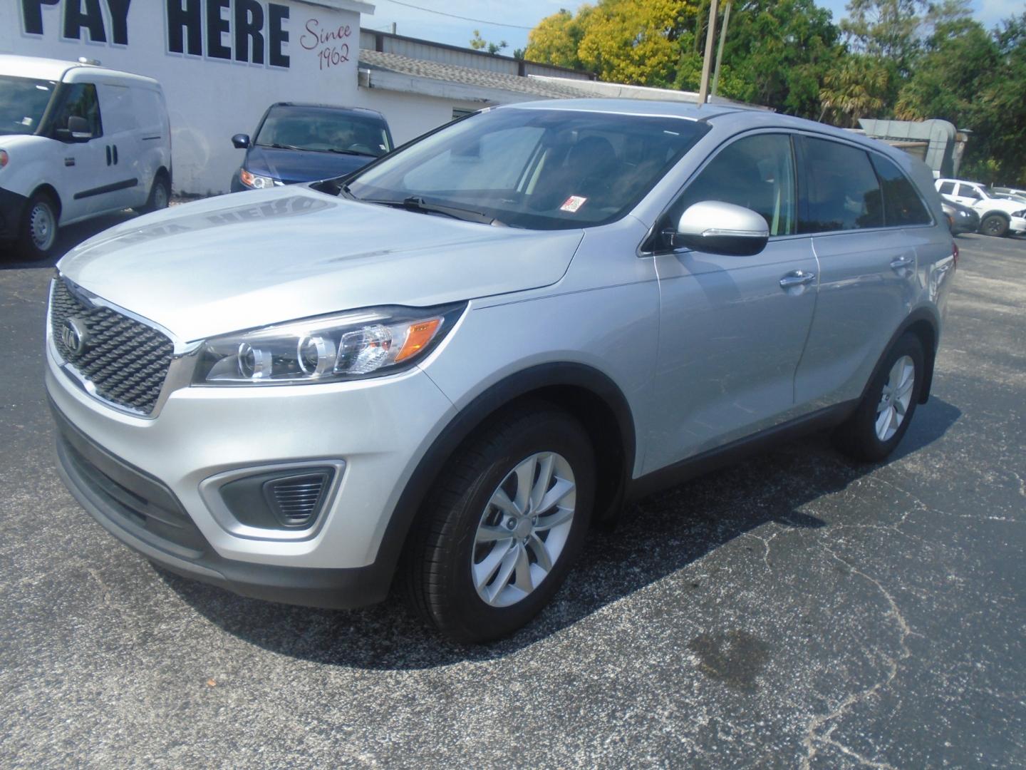 2018 Kia Sorento (5XYPG4A30JG) , located at 6112 N Florida Avenue, Tampa, FL, 33604, (888) 521-5131, 27.954929, -82.459534 - Photo#4