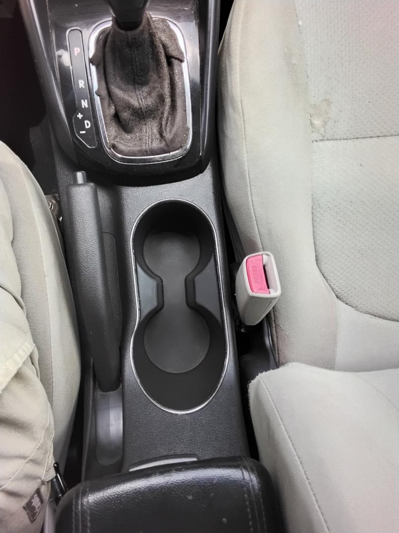 2012 White /Beige Kia Forte (KNAFU4A2XC5) , located at 6112 N Florida Avenue, Tampa, FL, 33604, (888) 521-5131, 27.954929, -82.459534 - $499 down plus tax & tag.- Photo#14