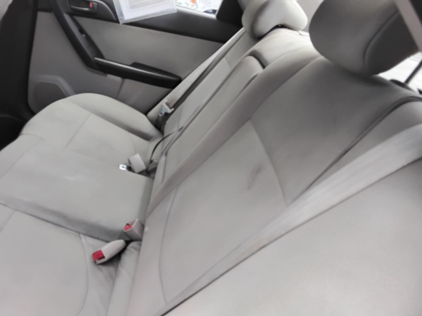 2012 White /Beige Kia Forte (KNAFU4A2XC5) , located at 6112 N Florida Avenue, Tampa, FL, 33604, (888) 521-5131, 27.954929, -82.459534 - $499 down plus tax & tag.- Photo#18
