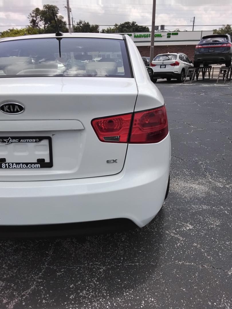 2012 White /Beige Kia Forte (KNAFU4A2XC5) , located at 6112 N Florida Avenue, Tampa, FL, 33604, (888) 521-5131, 27.954929, -82.459534 - $499 down plus tax & tag.- Photo#8