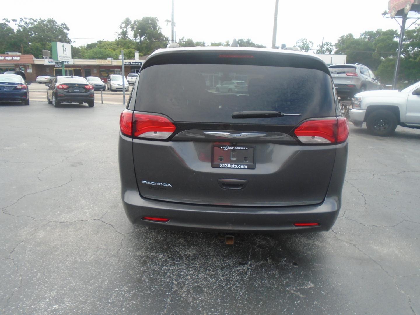 2017 Chrysler Pacifica (2CRC1CG6HR7) , located at 6112 N Florida Avenue, Tampa, FL, 33604, (888) 521-5131, 27.954929, -82.459534 - Photo#3