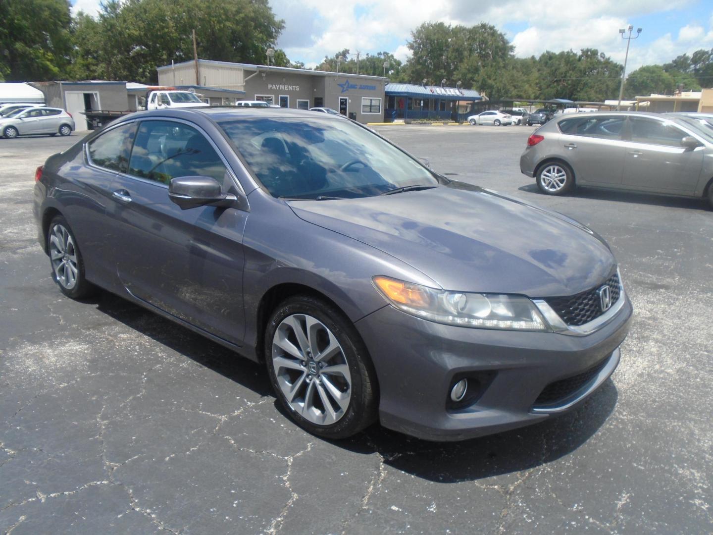 2015 Honda Accord EX-L V6 Coupe AT (1HGCT2B84FA) with an 3.5L V6 SOHC 24V engine, 6-Speed Automatic transmission, located at 6112 N Florida Avenue, Tampa, FL, 33604, (888) 521-5131, 27.954929, -82.459534 - Photo#5