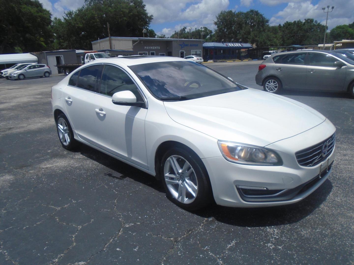 2015 Volvo S60 2.0 Premier (YV126MFK2F1) with an 2.0L L4 DOHC 16V engine, 8-Speed Automatic transmission, located at 6112 N Florida Avenue, Tampa, FL, 33604, (888) 521-5131, 27.954929, -82.459534 - Photo#6