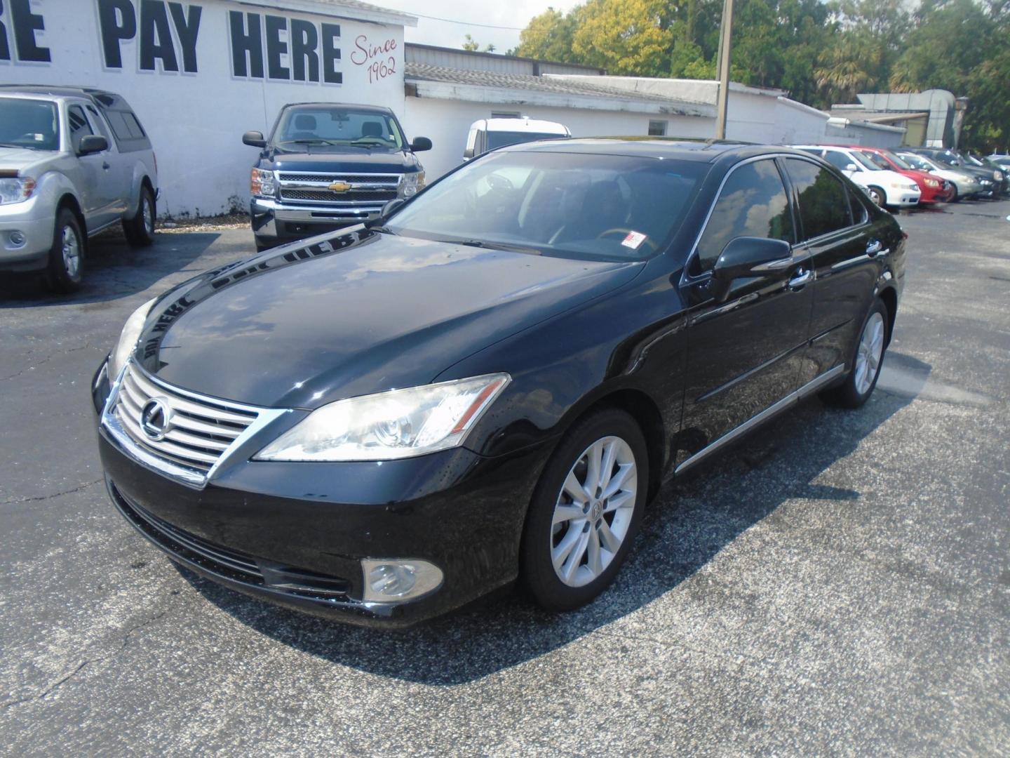 2012 Lexus ES 350 Sedan (JTHBK1EG3C2) with an 3.5L V6 DOHC 24V engine, 6-Speed Automatic transmission, located at 6112 N Florida Avenue, Tampa, FL, 33604, (888) 521-5131, 27.954929, -82.459534 - Photo#4