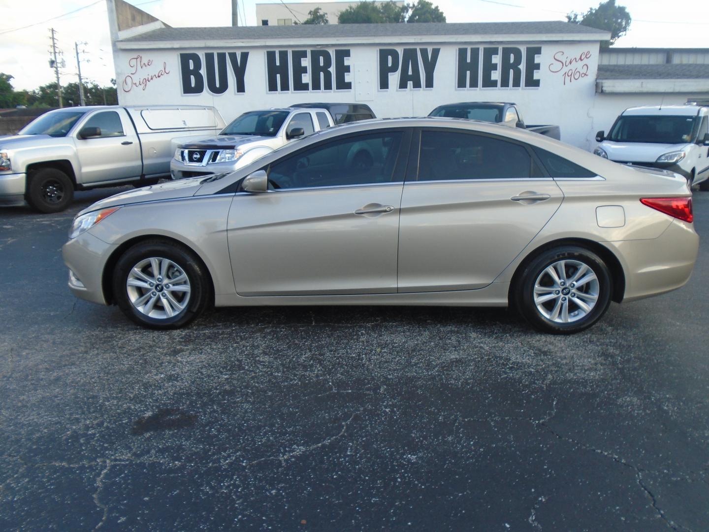 2011 Hyundai Sonata GLS Auto (5NPEB4AC7BH) with an 2.4L L4 DOHC 16V engine, 5-Speed Automatic transmission, located at 6112 N Florida Avenue, Tampa, FL, 33604, (888) 521-5131, 27.954929, -82.459534 - Photo#1