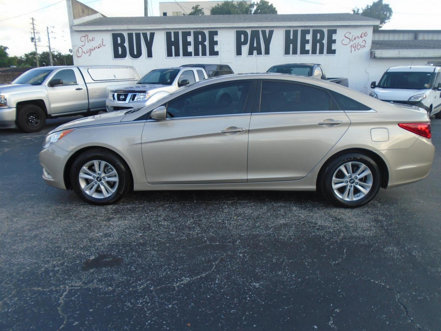 2011 Hyundai Sonata GLS Auto (5NPEB4AC7BH) with an 2.4L L4 DOHC 16V engine, 5-Speed Automatic transmission, located at 6112 N Florida Avenue, Tampa, FL, 33604, (888) 521-5131, 27.954929, -82.459534 - Photo#2